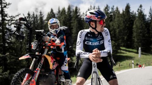 115 km/h na kole z kopce! Red Bull ukazuje, proč je Pidcock král sjezdů!